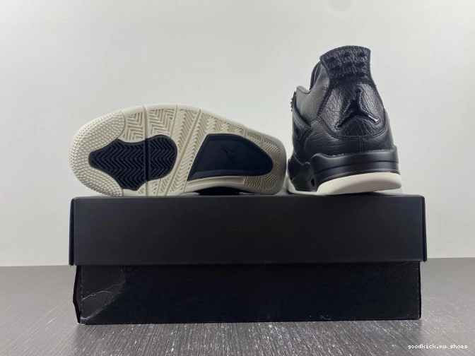 4 Retro Jordan 819139-010 Pony Hair Black 0807